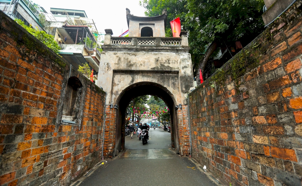 The nearly 300-year-old Quan Chuong relic of the Capital